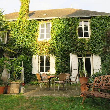 Bed and Breakfast Les Loges Du Chaudron La Chapelle-aux-Choux Екстер'єр фото