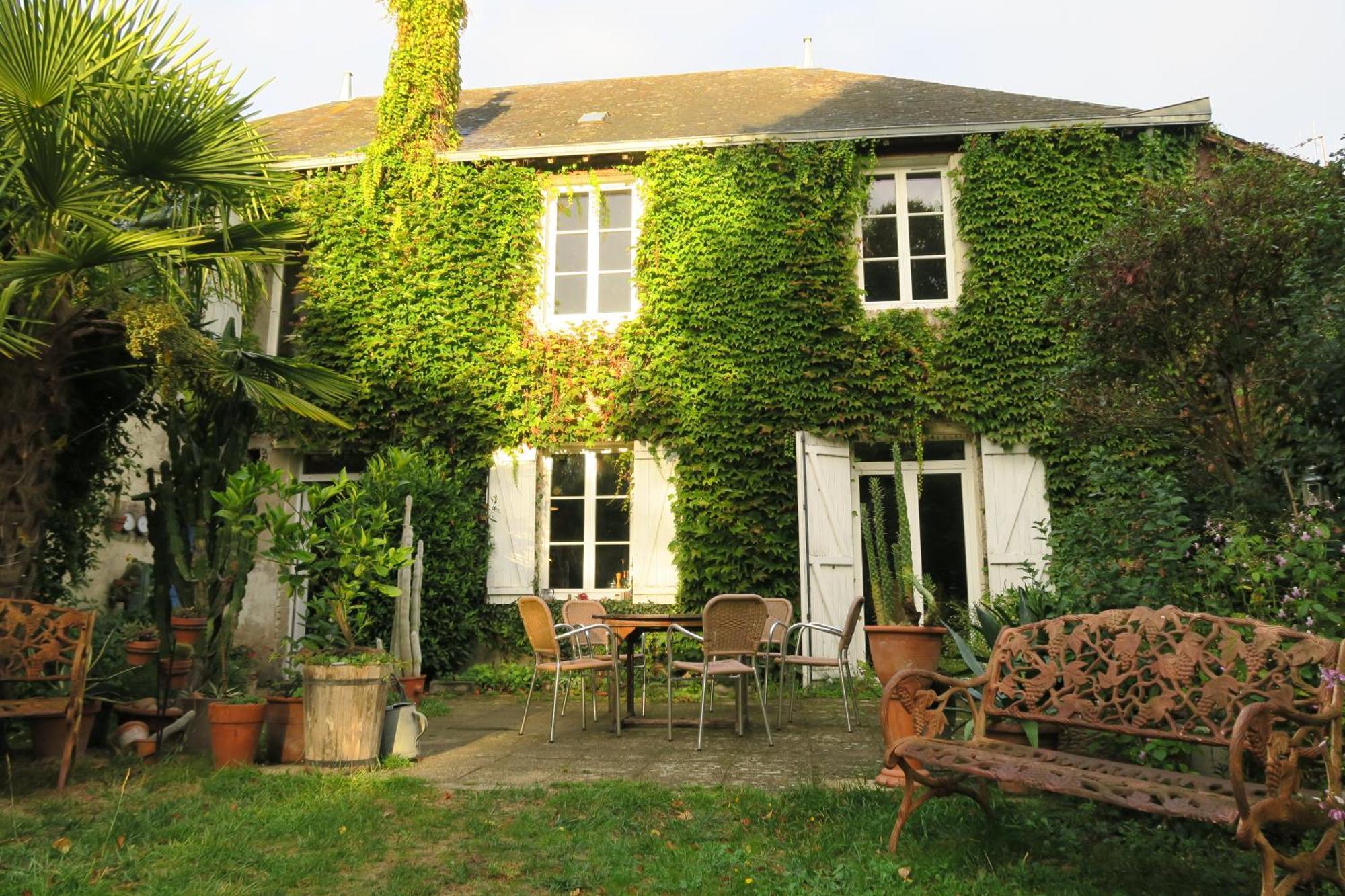 Bed and Breakfast Les Loges Du Chaudron La Chapelle-aux-Choux Екстер'єр фото
