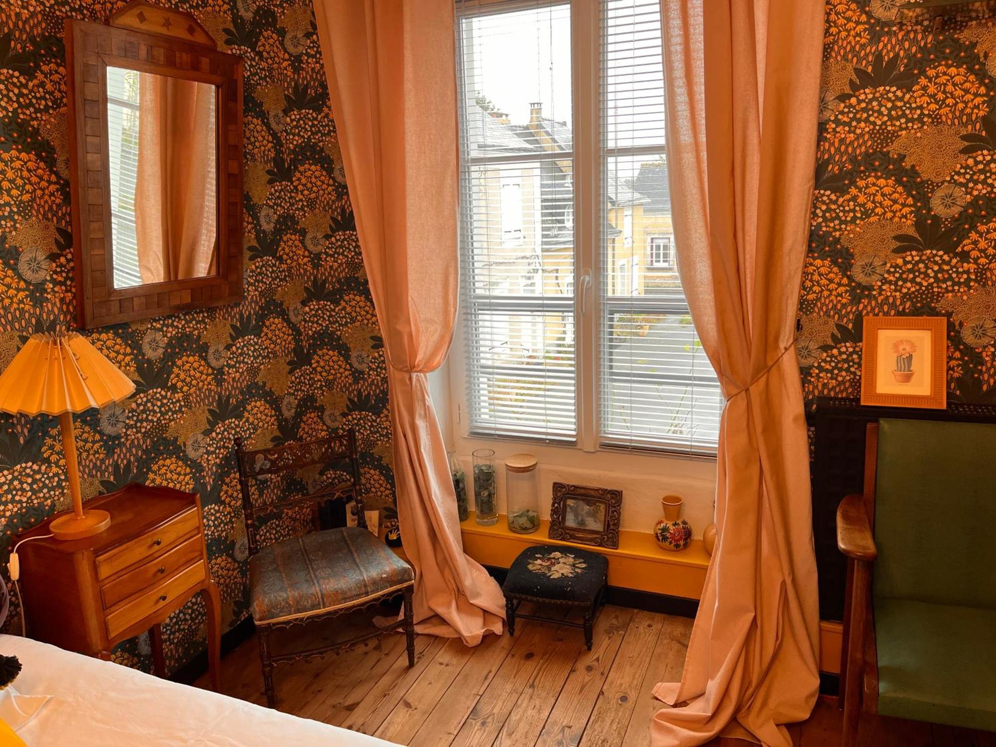 Bed and Breakfast Les Loges Du Chaudron La Chapelle-aux-Choux Екстер'єр фото